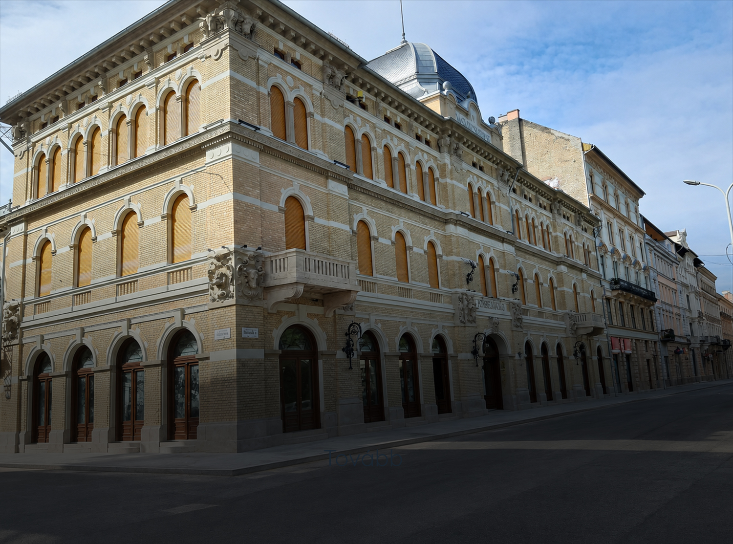 Horváth Redőny Referenz – Gebäudefassade